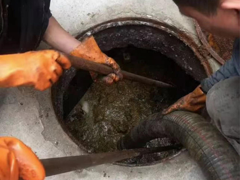 乐山清理化粪池时如何避免沼气的危害?